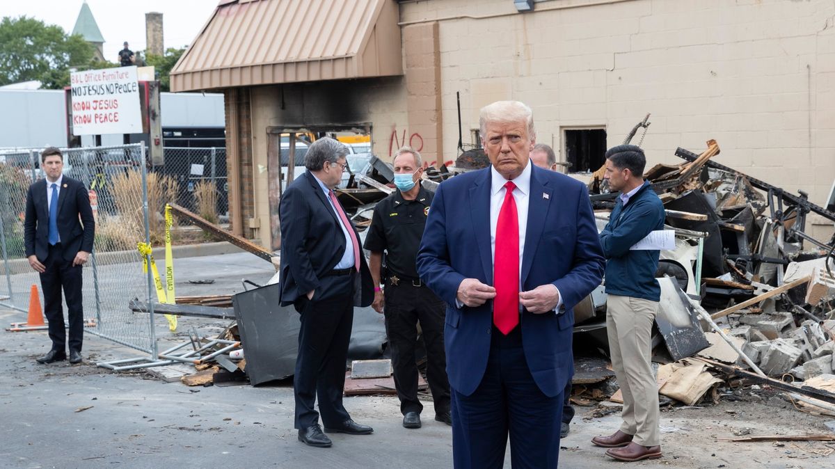 Trump navštívil Kenoshu. Nepokoje označil za „domácí terorismus“